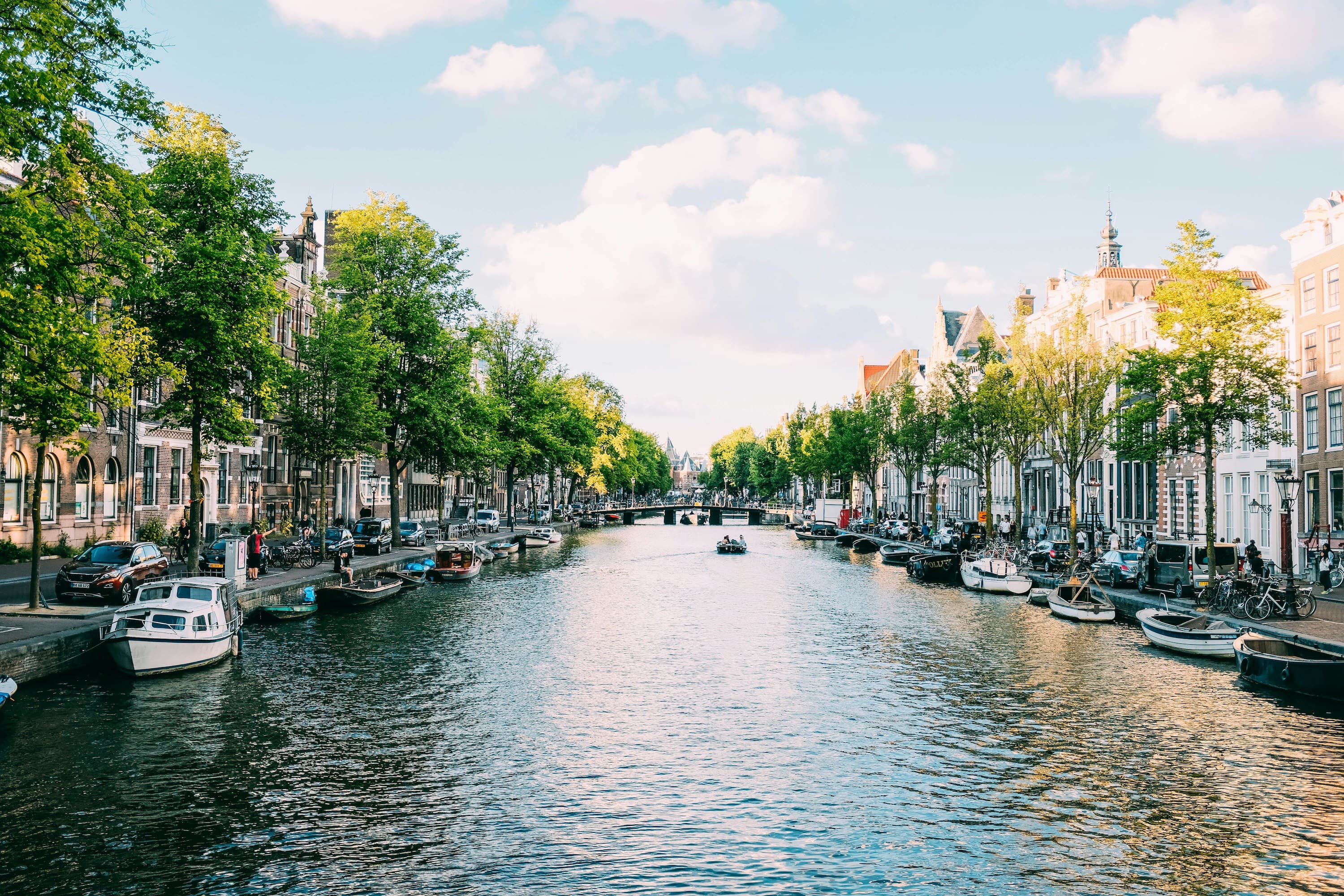 A picture of an Amsterdam canal